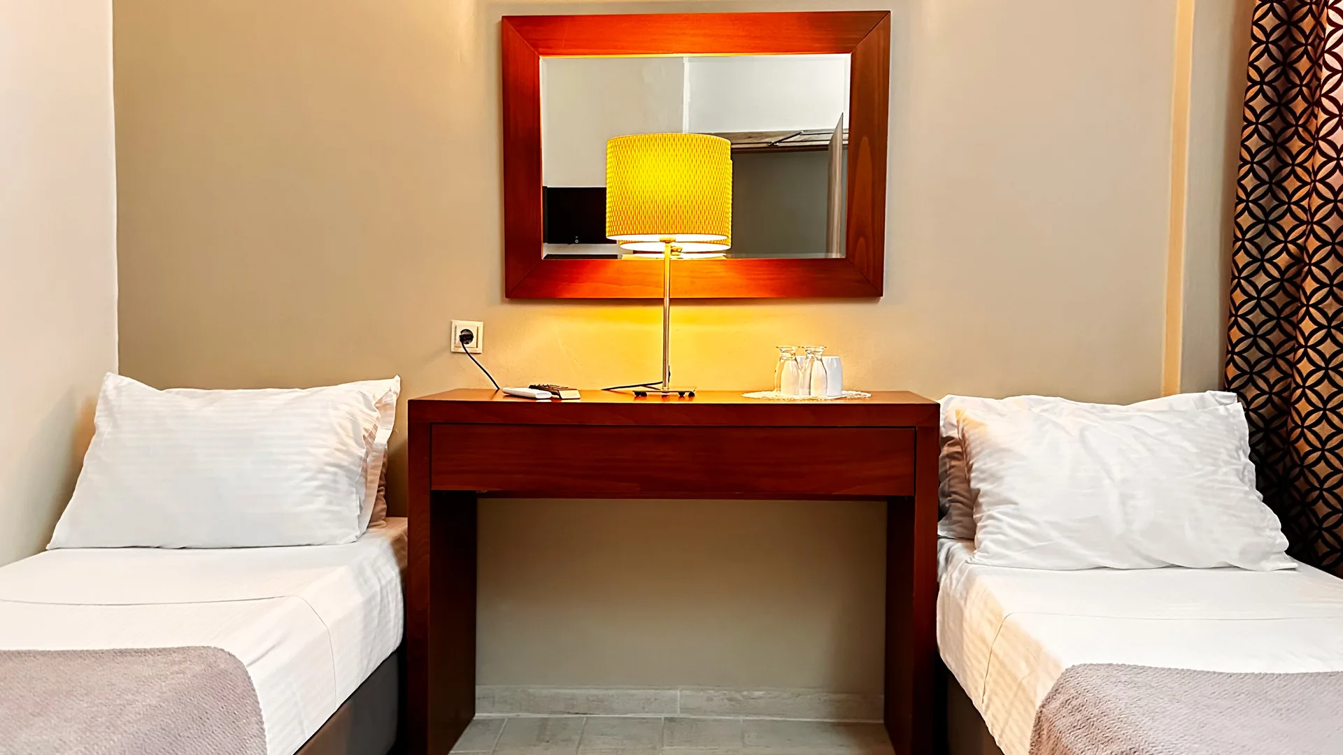 Family Garden View — bathroom